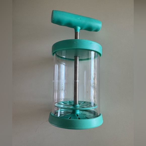 Pampered chef whipped cream maker - Picture 4 of 5